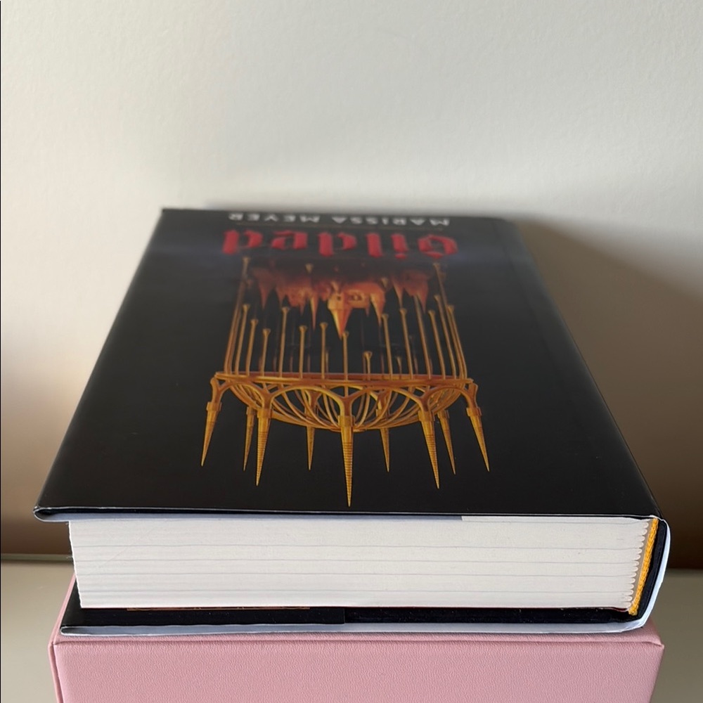 Signed First Edition Gilded Hardcover Book by Marissa Meyer YA fantasy books - Picture 8 of 13